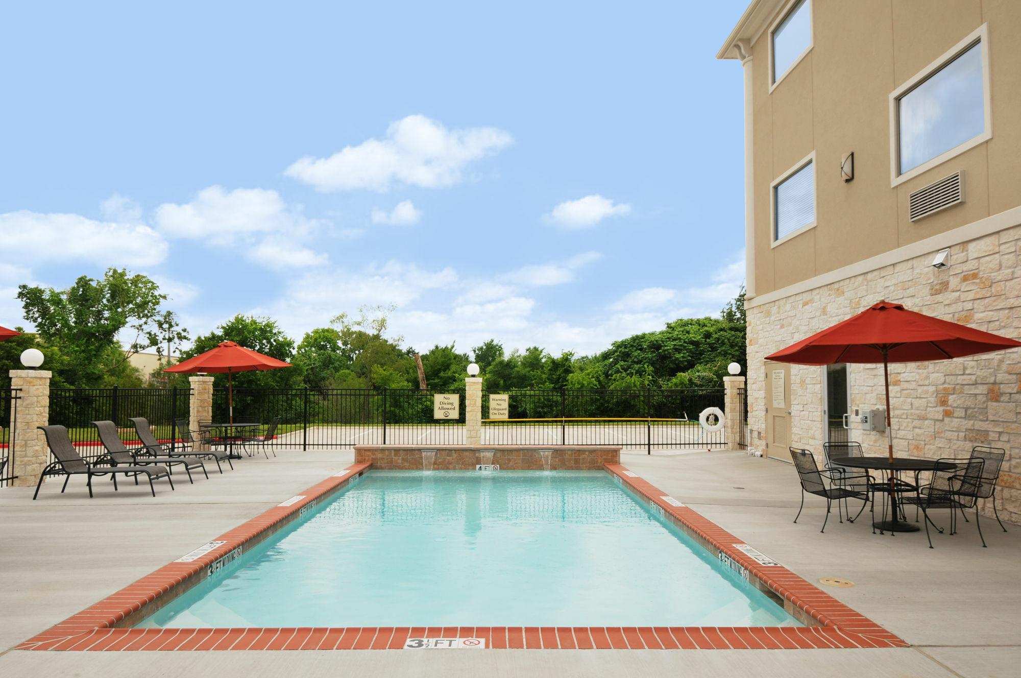 Ramada By Wyndham College Station Hotel Facilities photo